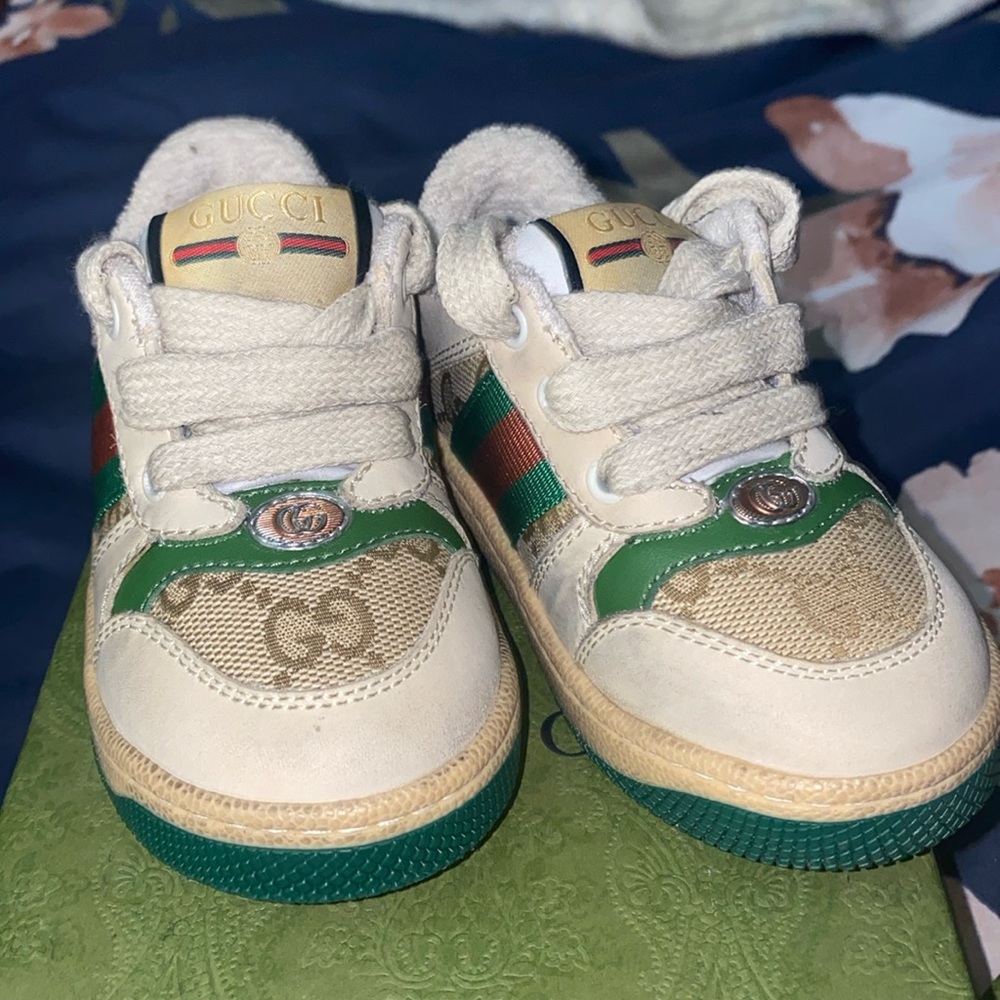 Gucci butter leather beige and Ebony GG 
Toddlers